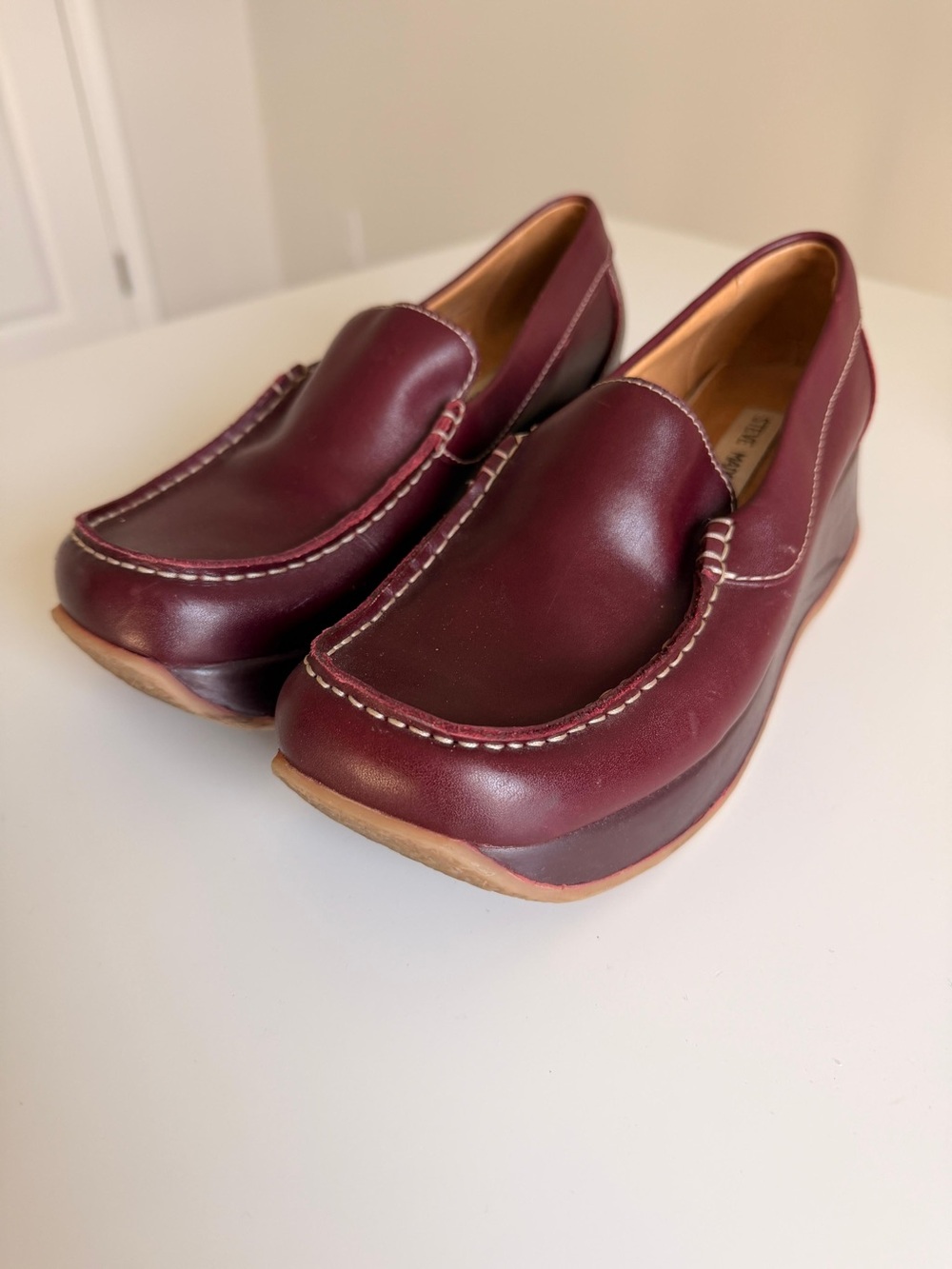 Vintage Y2K Steve Madden Burgundy Leather Loafers with Contrast Stitching 7.5